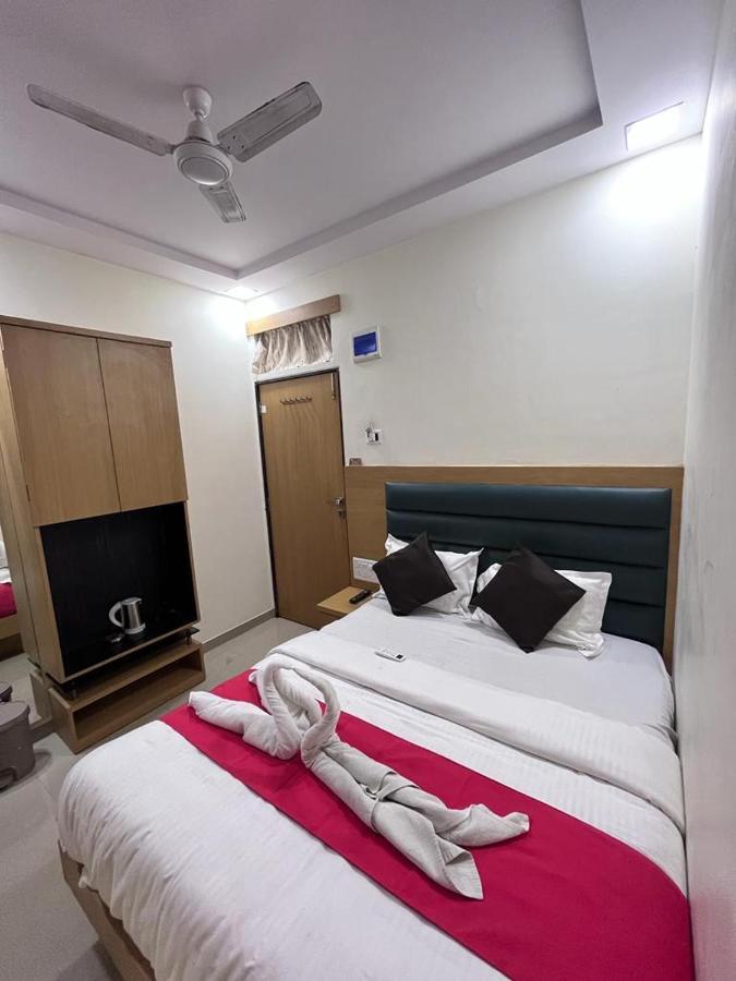 Hotel Sai Grand Residency Мумбаи Экстерьер фото