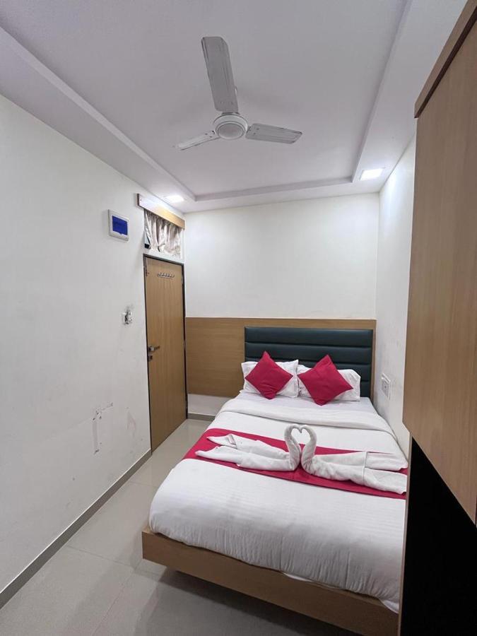 Hotel Sai Grand Residency Мумбаи Экстерьер фото